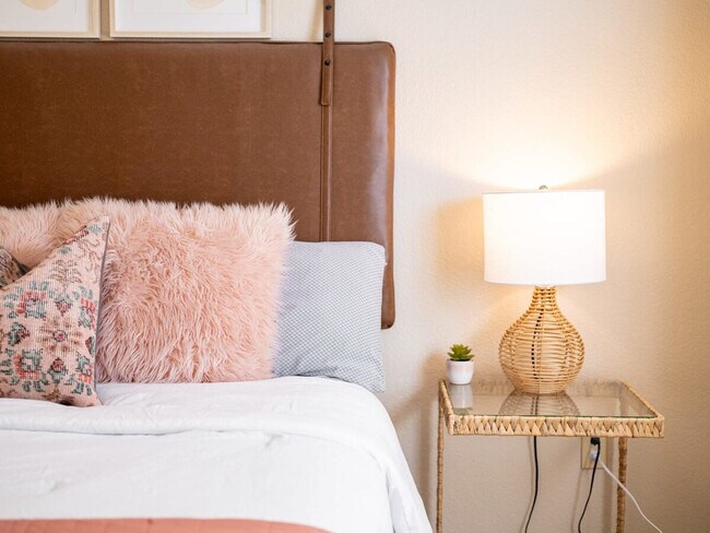 Building Photo - 4181 N Rolling Meadows Dr