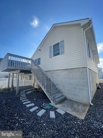Building Photo - 211 N Avenue Unit