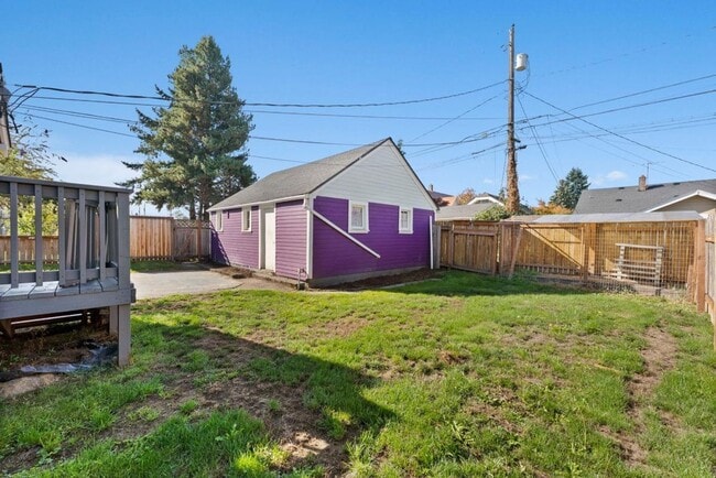 Building Photo - Spacious 3-Bed Tacoma Home w/ Office, A/C,...