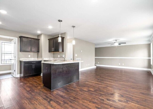 Building Photo - 1103 Medallion Ct