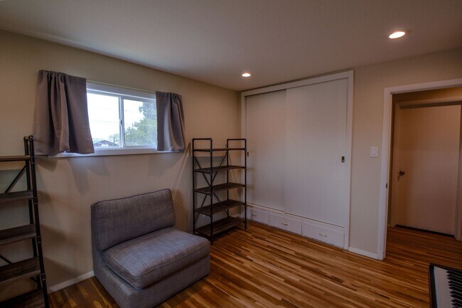 Building Photo - 9501 Arvilla Ave NE