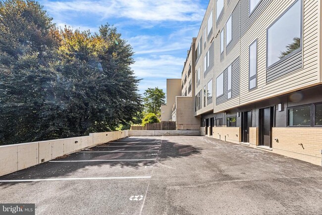 Building Photo - 261 Delmar St