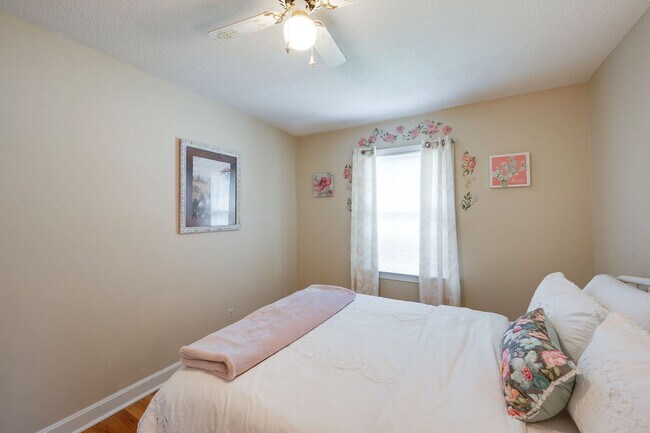 Building Photo - 2508 Canal Dr NW