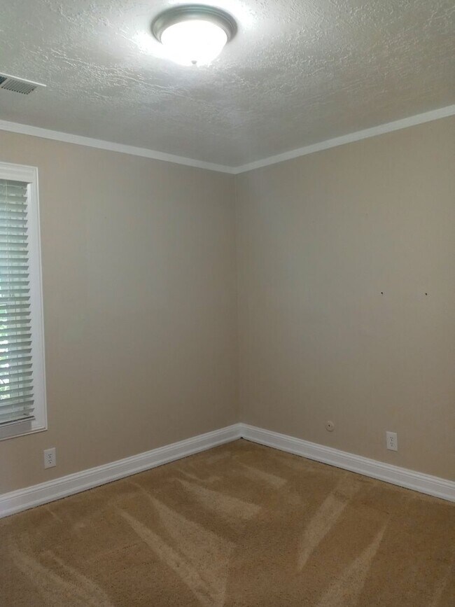 Building Photo - PRICE IMPROVEMENT!! RIO RANCHOAFFORDABLE!!