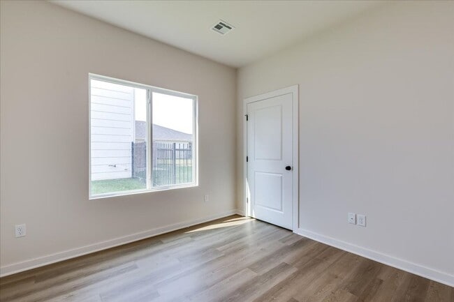 Building Photo - 221 Gowen St