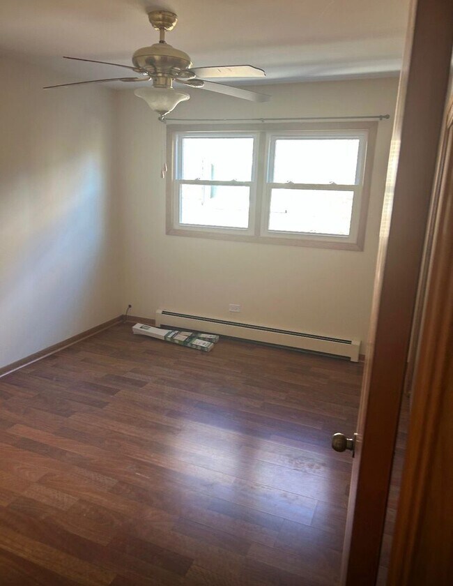 Building Photo - 11250 Moraine Dr