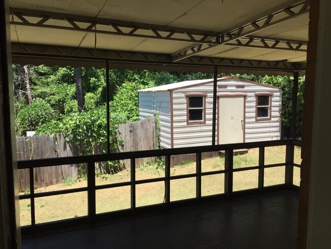 Building Photo - **UPCOMING**Near Ft. Benning. Columbus, GA  Bedroom 4 / 1 Full Bathroom & 2 Half Bathroom Home fo...