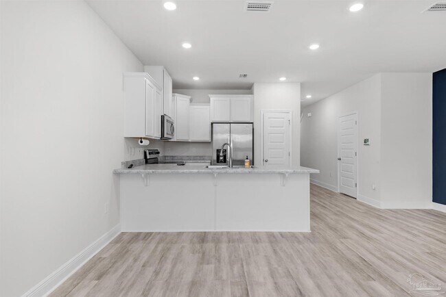Building Photo - 6316 Grove Park Dr