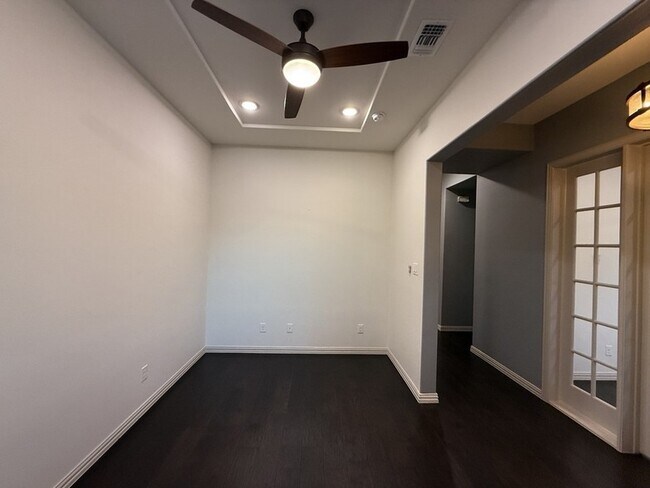 Building Photo - 4510 Meadow Hawk Dr