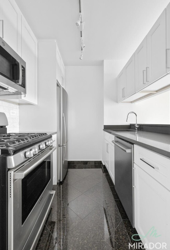 Building Photo - 1 bedroom in New York NY 10023