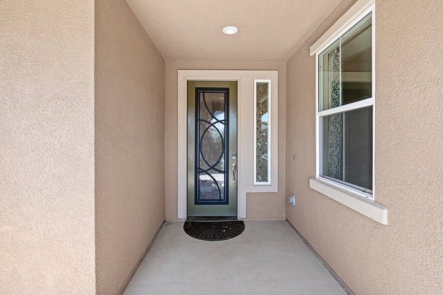 Building Photo - 377 Silver Ridge Dr