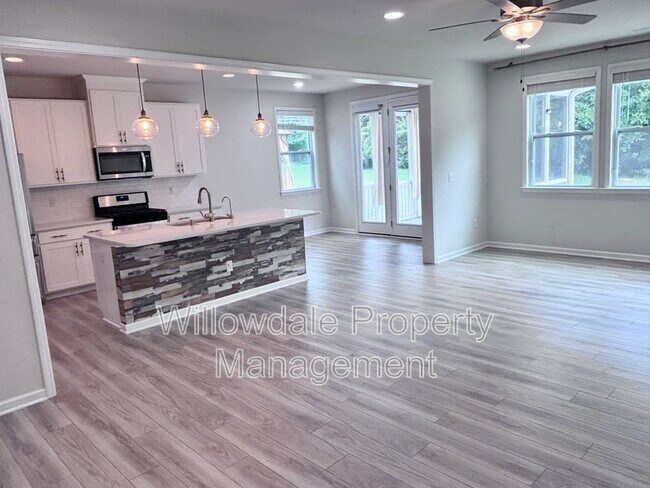 Building Photo - 1020 Garrow Dr