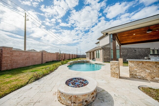 Building Photo - 6301 Superior Dr