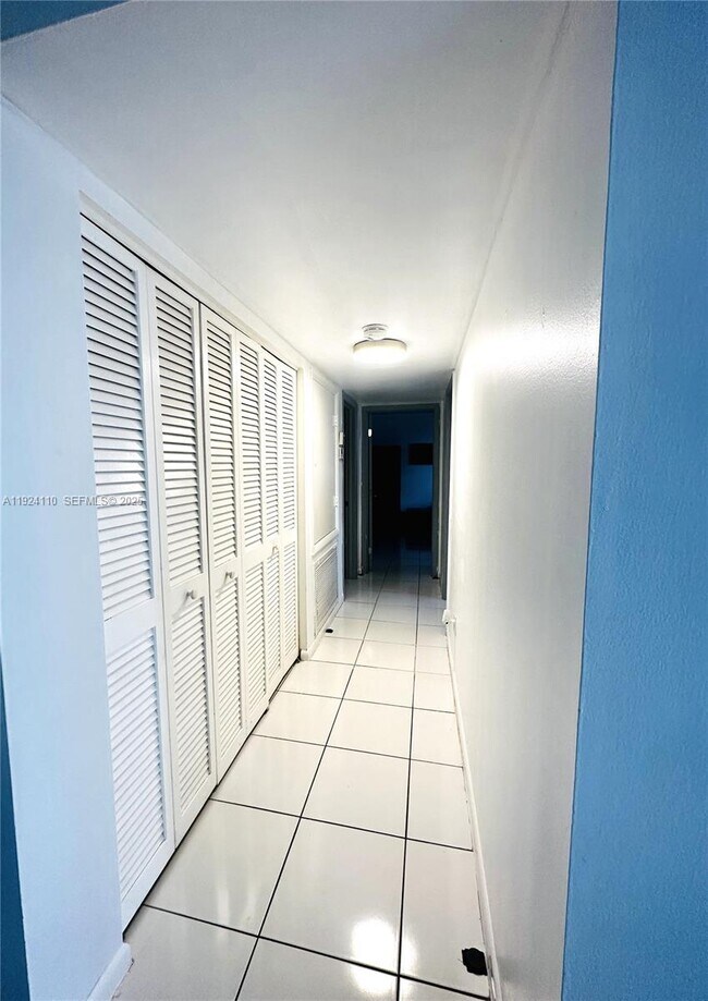 Building Photo - 1501 S Ocean Dr