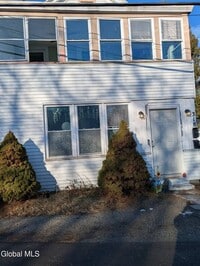 Building Photo - 318 27th St