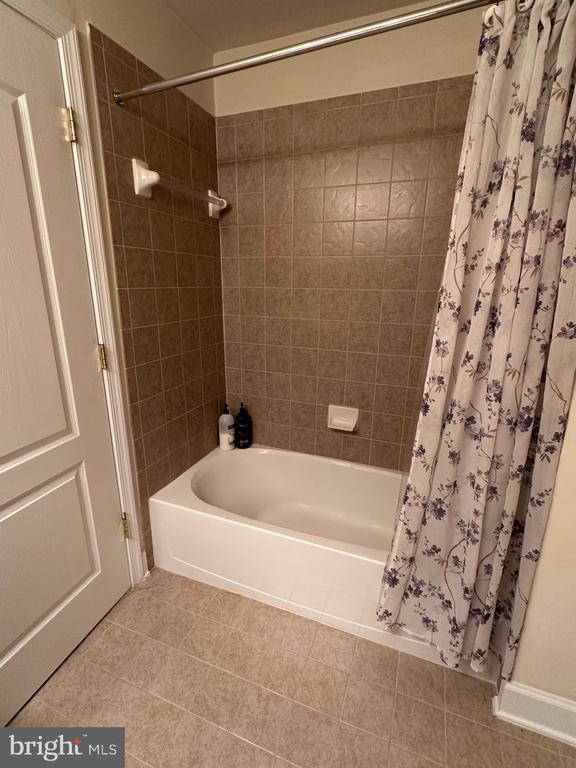 Building Photo - 13846 Greendale Dr