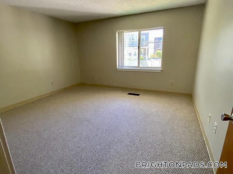 Building Photo - 144 N Beacon St