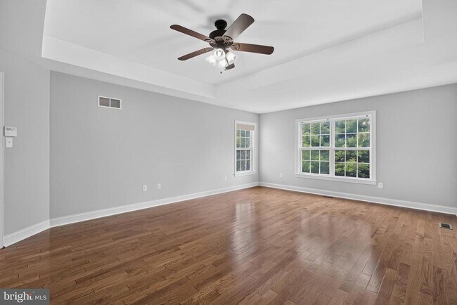 Building Photo - 16 Oak Leaf Ln