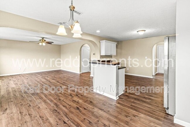 Building Photo - 6114 Pebblebrooke Rd