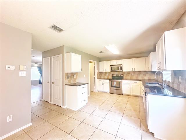 Building Photo - 4512 Bellcrest Dr
