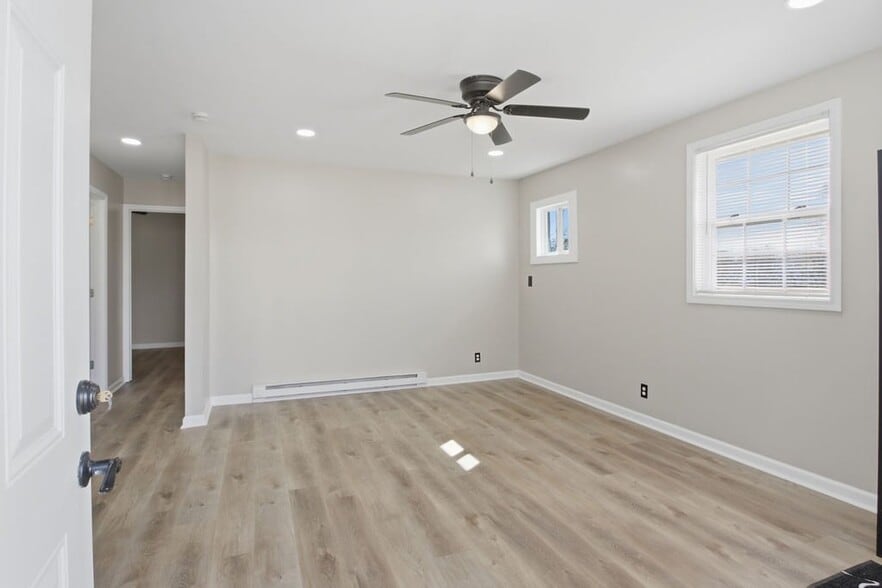 Building Photo - 2741 Jones Ave