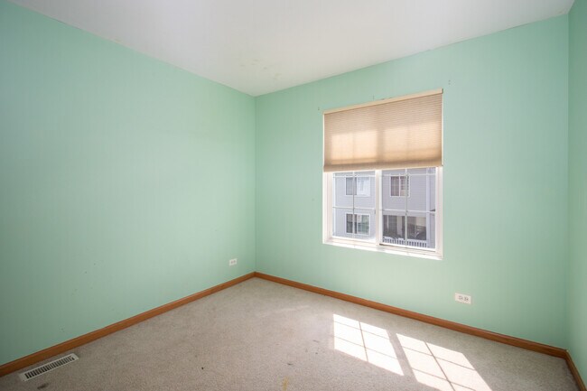 Building Photo - 1754 Middlebury Dr