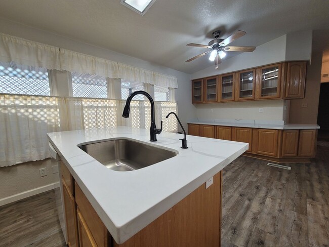 Building Photo - Updated Spacious Home in the Foothills!