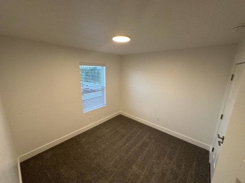 Building Photo - 1762 W 220 S