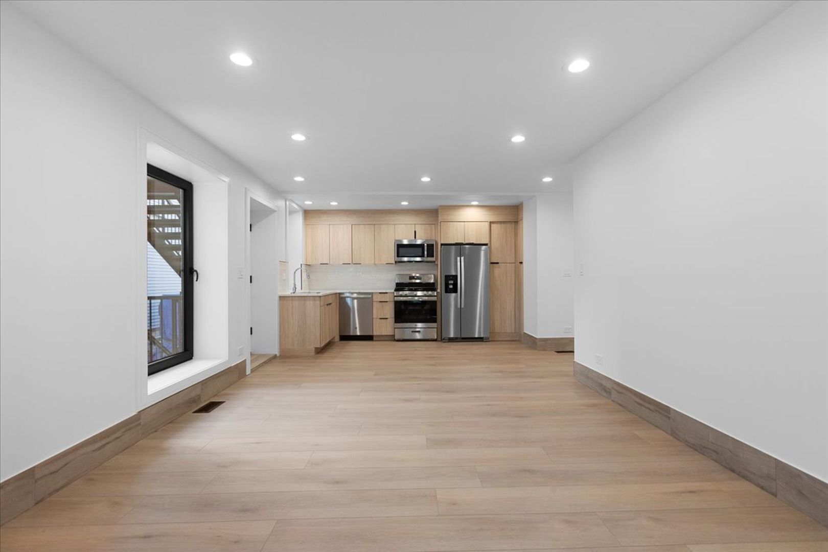 Building Photo - 2023 N Drake Ave