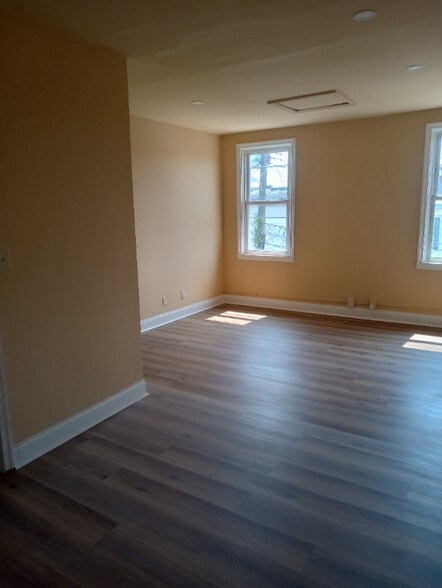 Building Photo - 2727 Mura St