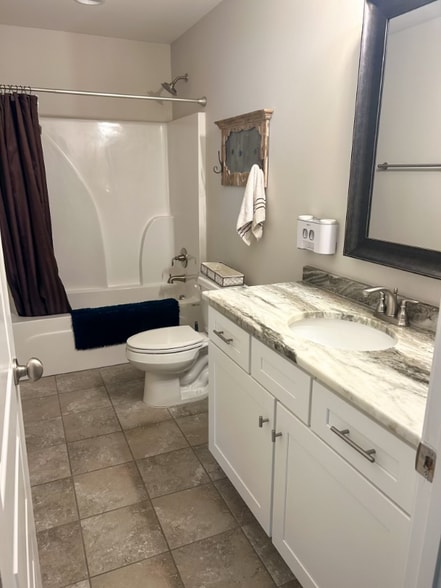 Building Photo - 220 Lee Audis Ln