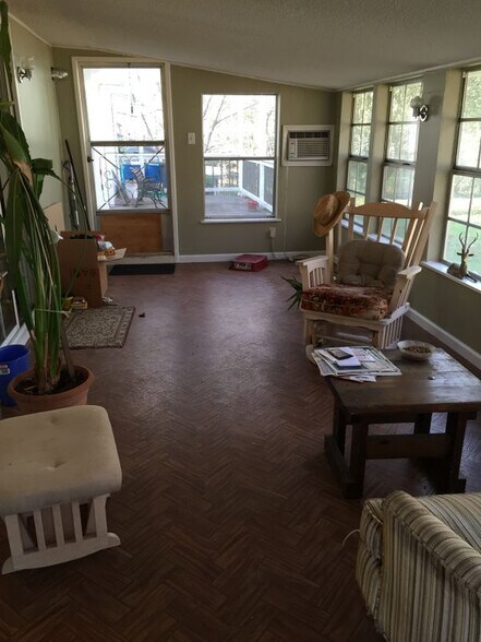 Building Photo - 577 Virginia Ave