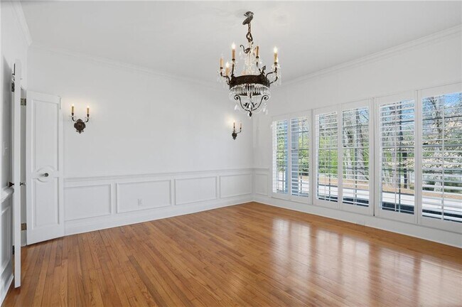 Building Photo - 1190 W Paces Ferry Rd NW