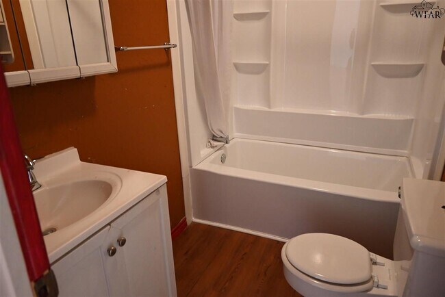 Building Photo - 203 Prairie St