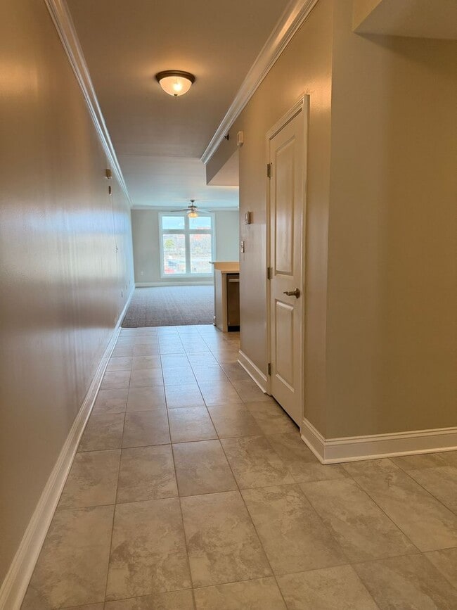 Building Photo - **Stunning Waterfront Condo in Downtown Knoxville**  2 Bedroom, 2 bath Fully renovated! Available...