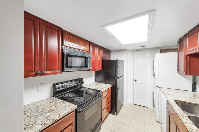 Building Photo - 12633 Memorial Dr