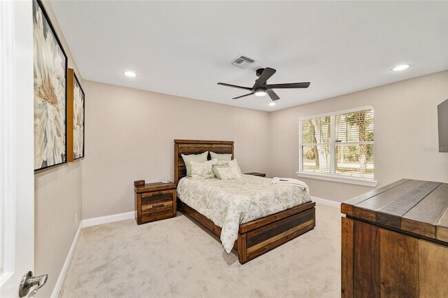 Building Photo - 1706 SW 27th St