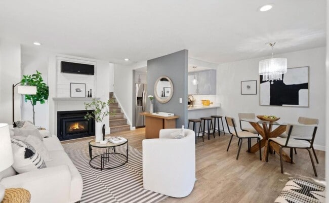 Building Photo - 906 La Barbera Dr