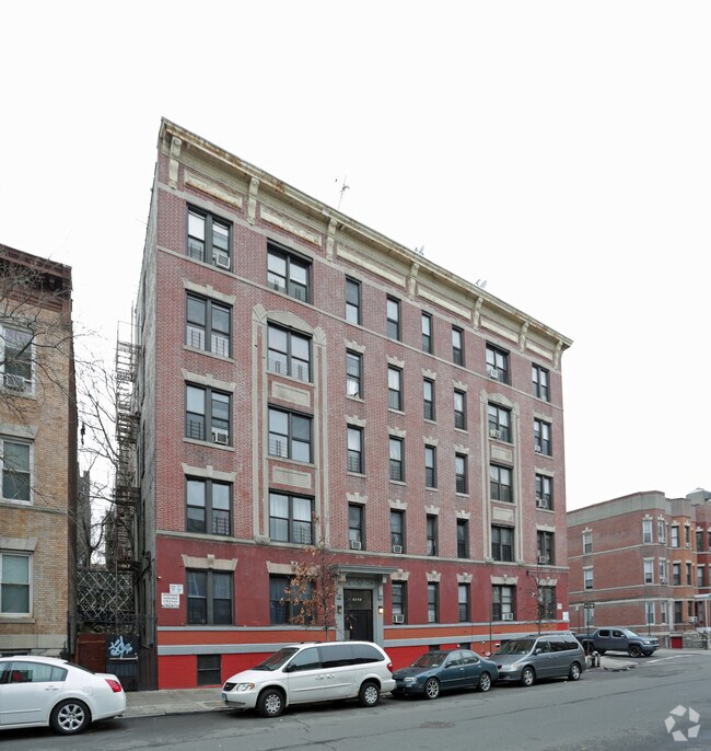 Building Photo - 2801 Valentine Ave