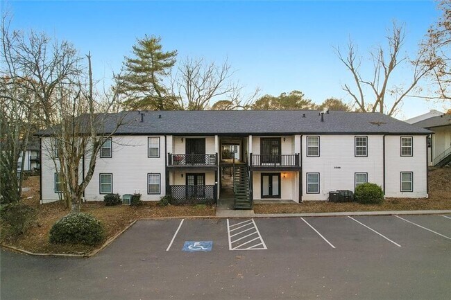Building Photo - 3599 Woodbriar Cir