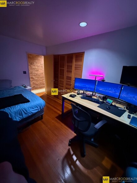 Building Photo - 111 Gainsborough St