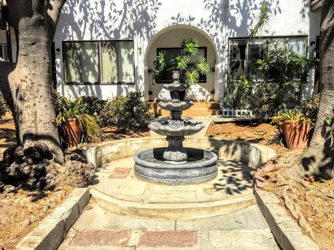 Building Photo - Windsor Court