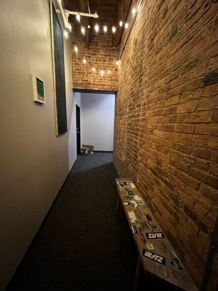 Building Photo - 331 S Peoria St