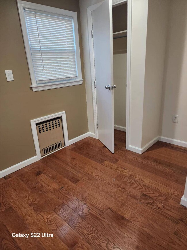 Building Photo - 241-05 Mayda Rd