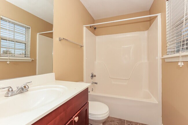 Building Photo - 1321 E Nir Shreibman