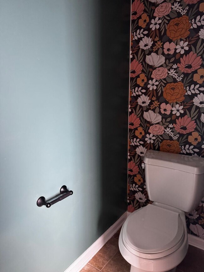 Building Photo - 9133 Saw Tooth Loop