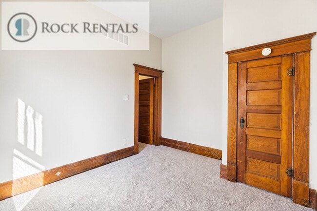 Building Photo - Recently Remodeled 3 Bed 1 Bath House