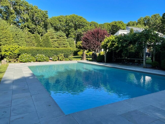 Building Photo - 138 Merchants Path