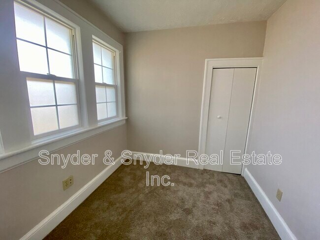 Building Photo - 623 Doris Ave