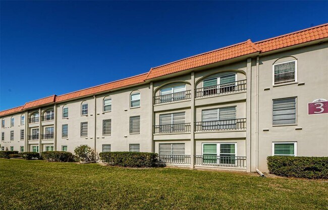 Building Photo - 2700 Bayshore Blvd